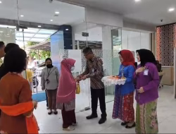 Semarak Hari Pelanggan Nasional, BRI BO Tanjung Priok Sambut Nasabah Hangat dalam Balutan Wastra Nusantara