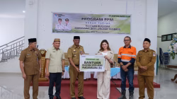 PT ASA Serahkan Beasiswa Pendidikan bagi 14 Mahasiswa di Bolaang Mongondow Timur