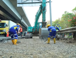 Jaga Kualitas Jalan dan Keselamatan Pengguna, JMTM Laksanakan Preservasi di Sejumlah Titik Tol Jakarta–Cikampek