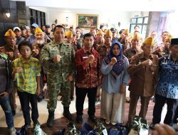 Sambut HUT TNI Ke- 81, Kodim 0502/Jakarta Utara Bagikan Tali Asih Kepada Veteran, Ojol, Wartawan Dan Anak Yatim