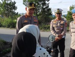 Kapolres Bener Meriah Turun Langsung Atur Lalu Lintas, Wujudkan Pelayanan Humanis kepada Masyarakat