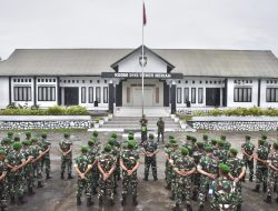 Dandim 0119/BM Berikan Jamdan kepada Prajurit, Instruksikan Jajaran Babinsa Tingkatkan Kesiapsiagaan Di Musim Penghujan