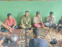Pererat Silaturahmi, Babinsa Koramil 04/Bintang Sertu Firman Wahyudi Laksanakan Komsos Bersama Masyarakat Desa Gegarang