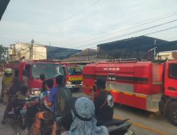 Kebakaran Rumah Di Kelapa Gading Barat, Koramil 06/Kelapa Gading Kodim 0502/JU Kerahkan Water Tank Bantu Damkar