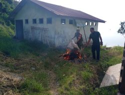 Babinsa Koramil 03/Pegasing Sertu H. Abdul Gofur Gelar Karya Bakti Bersama Masyarakat Desa Uring