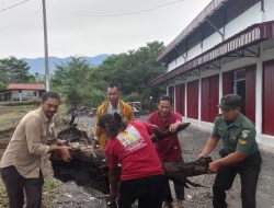Semangat Gotong Royong, Babinsa dan Warga Rapihkan KDKMP Desa Musara Pakat