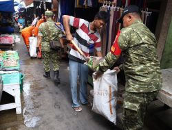 Kodim 0502/JU Gelar Karya Bakti Bedah Rumah Dan Bersihkan Pasar Sungai Bambu