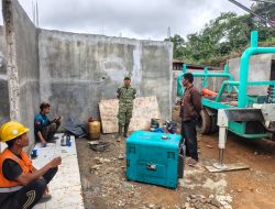 Babinsa Koramil 05/Linge Laksanakan Komsos Bersama Pekerja Pembangunan KDKMP di Aceh Tengah