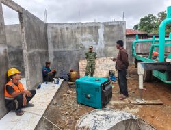 Babinsa Koramil 05/Linge Jalin Komunikasi Sosial Bersama Pekerja Pembangunan KDKMP di Desa Despot Linge