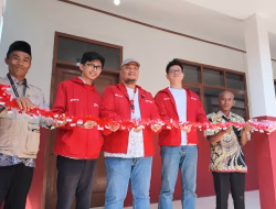 OCBC Syariah dan Rumah Wakaf Salurkan Wakaf untuk Dukung Pendidikan & Keterampilan Siswa di Pelosok Garut