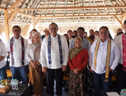 BRI Insurance Bersama PNM Perkuat Pemulihan Warga Terdampak Kebakaran Desa Adat Sade-NTB