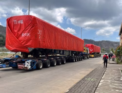 KAI Logistik Rampungkan Pengiriman 8 Unit KRL dari Banyuwangi ke Kalimas